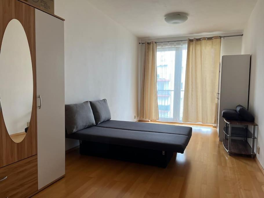 Apartment Hurka - 15 min do centra, garaz Praag Buitenkant foto